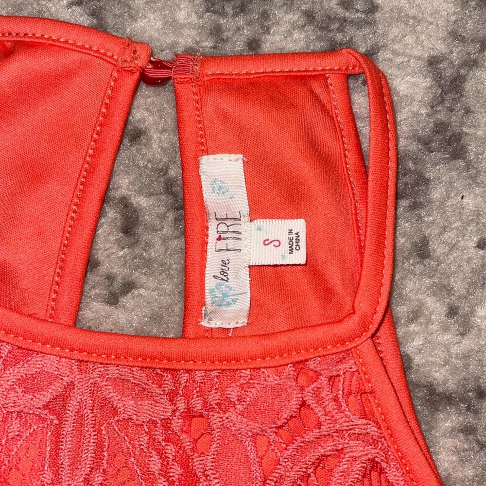 Love, Fire Women’s Coral Sleeveless Lace Overlay Dress Size Small - Picture 6 of 8
